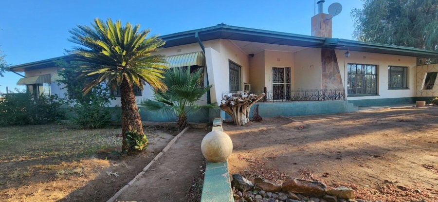 4 Bedroom Property for Sale in Upington Rural Northern Cape